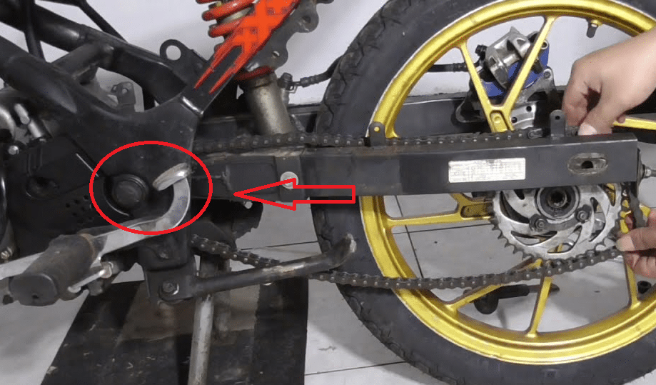 Cara Memperbaiki Sepeda Motor Oleng Tidak Stabil karena bos swing arm oblak aus